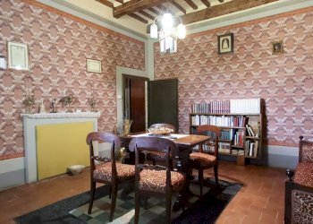 vendesi casa colonica con terrazzaIMG_8530.JPG - Casale Via di Collecchio, Capannori - foto 19