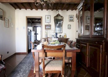 vendesi casa colonica con terrazzaIMG_8525.JPG - Casale Via di Collecchio, Capannori - foto 21