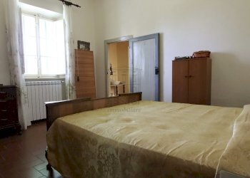 vendesi casa colonica con terrazzaIMG_8540.JPG - Casale Via di Collecchio, Capannori - foto 28