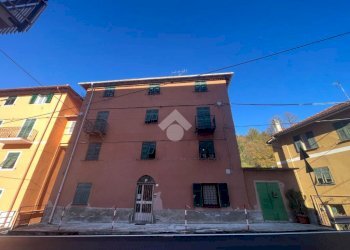 Four-room apartment Via Pian del Mulino, Sant'Olcese - photo 1