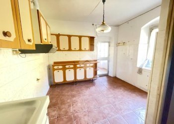 Four-room apartment Via Pian del Mulino, Sant'Olcese - photo 2