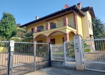 Facciata - Villa Bifamiliare via delle Rose, Rivoli - foto 3