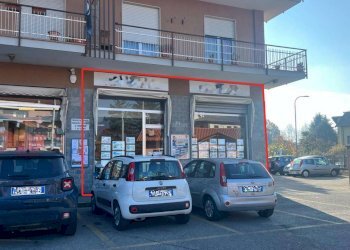 01 - Negozio via Vittorio Emanuele II, 83, Bricherasio - foto 1