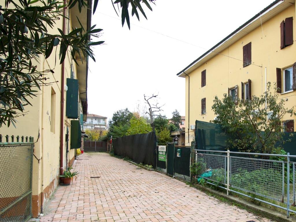 Semi-detached house Giacomo Matteotti, San Pietro in Casale - photo 2