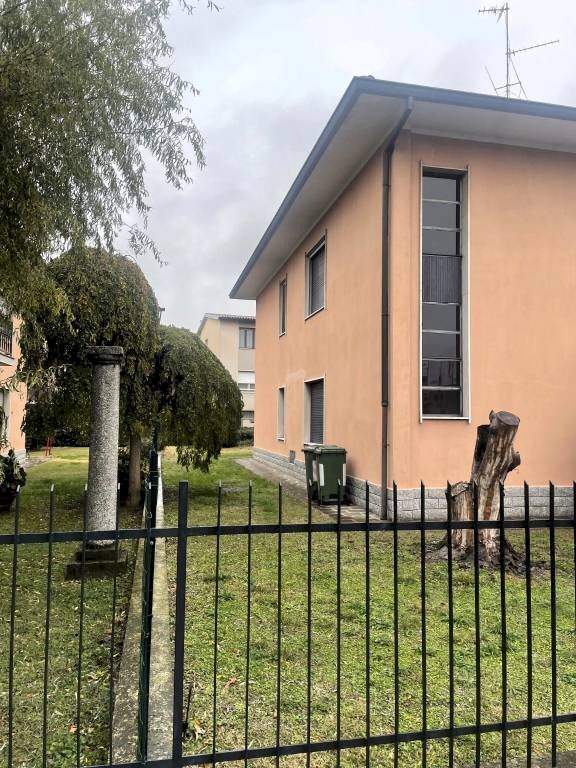 esterno 3 - Villa via Andrea Lanzani, Lodi - photo 2