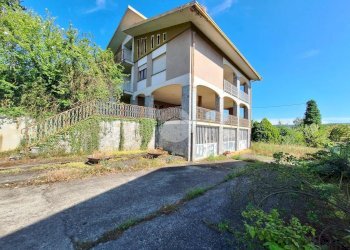 Villa Via Montechiaro, Settimo Rottaro - photo 1