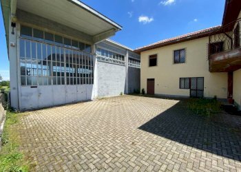 Facciata - Villa Frazione Fossetto, 74, San Salvatore Monferrato - photo 10