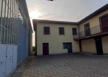 Cortile interno - Villa Frazione Fossetto, 74, San Salvatore Monferrato - photo 14