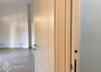 dettagli - Bilocale piazza Camillo Sbarbaro, 3, Spotorno - foto 9