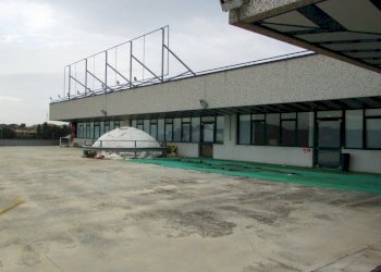 IMG_9031.JPG - Locale Commerciale VIA LUIGI EINUDI, Civitanova Marche - foto 2