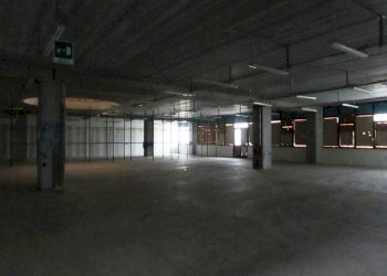 IMG_9030.JPG - Locale Commerciale VIA LUIGI EINUDI, Civitanova Marche - foto 8