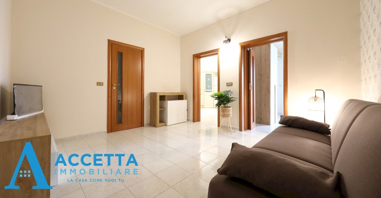 ingresso/soggiorno - Appartamento Via Cesare Battisti 280, Taranto - foto 1