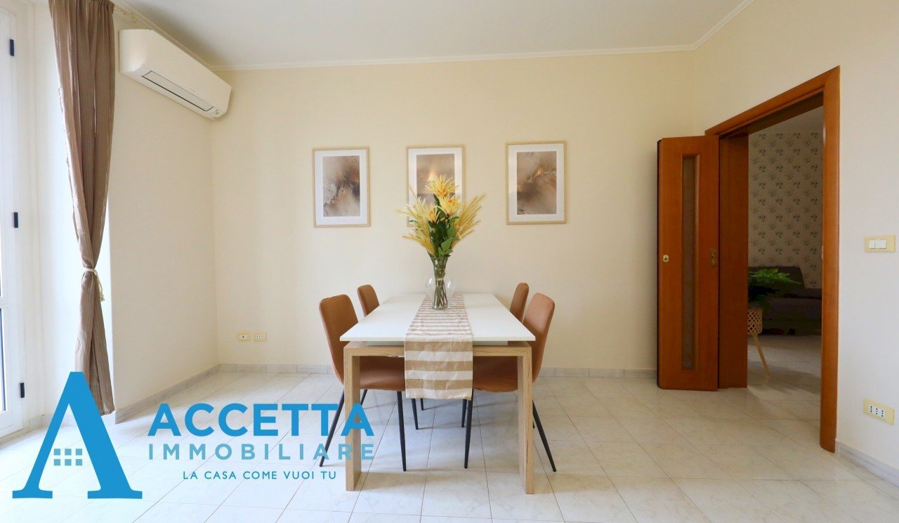 cucina/pranzo - Appartamento Via Cesare Battisti 280, Taranto - foto 3