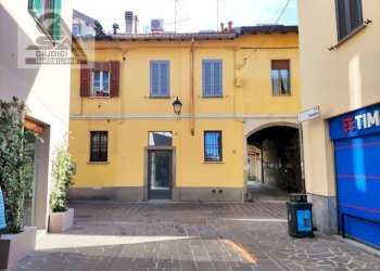 Facciata - Negozio via San cristoforo, 29, Saronno - foto 1