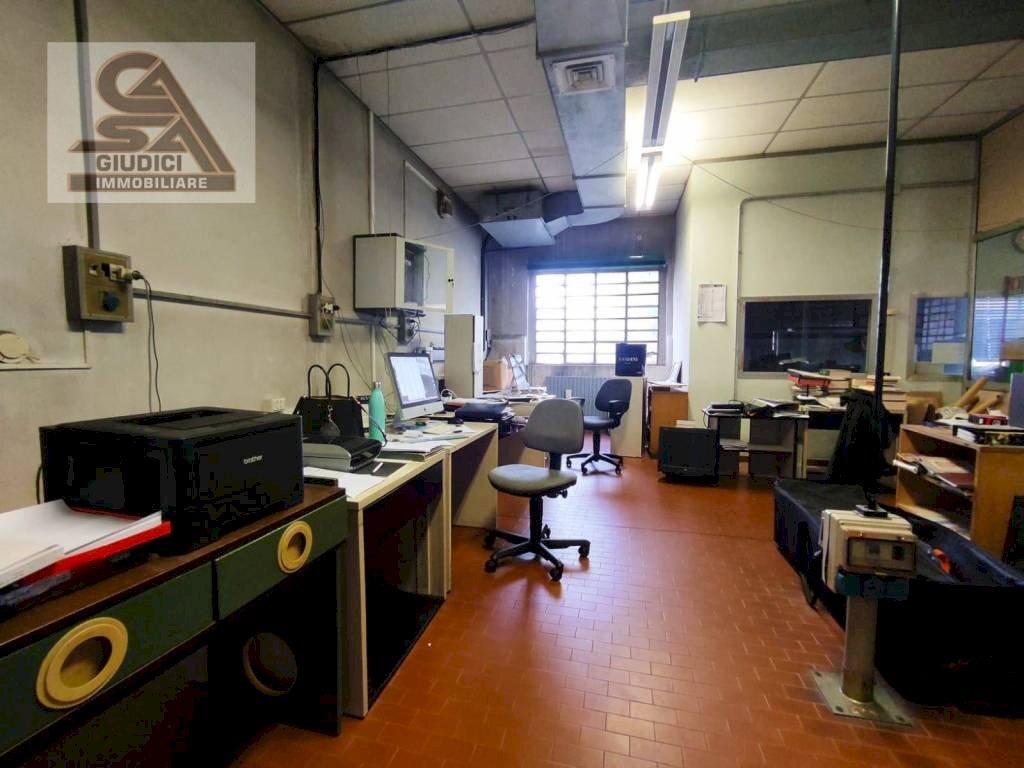 Foto 2 - Capannone via Bergamo, 33, Saronno - foto 2