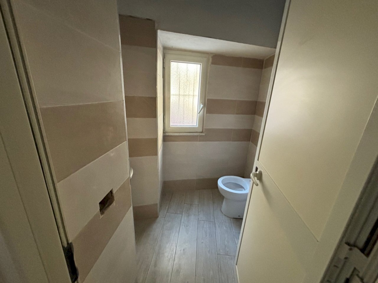 IMG_0195.jpg - Commercial Premises Sarzana - photo 3