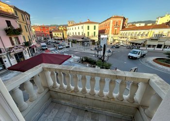 WhatsApp Image 2023-09-28 at 09.20.16 (1).jpeg - Commercial Premises Piazza San Giorgio, Sarzana - photo 3