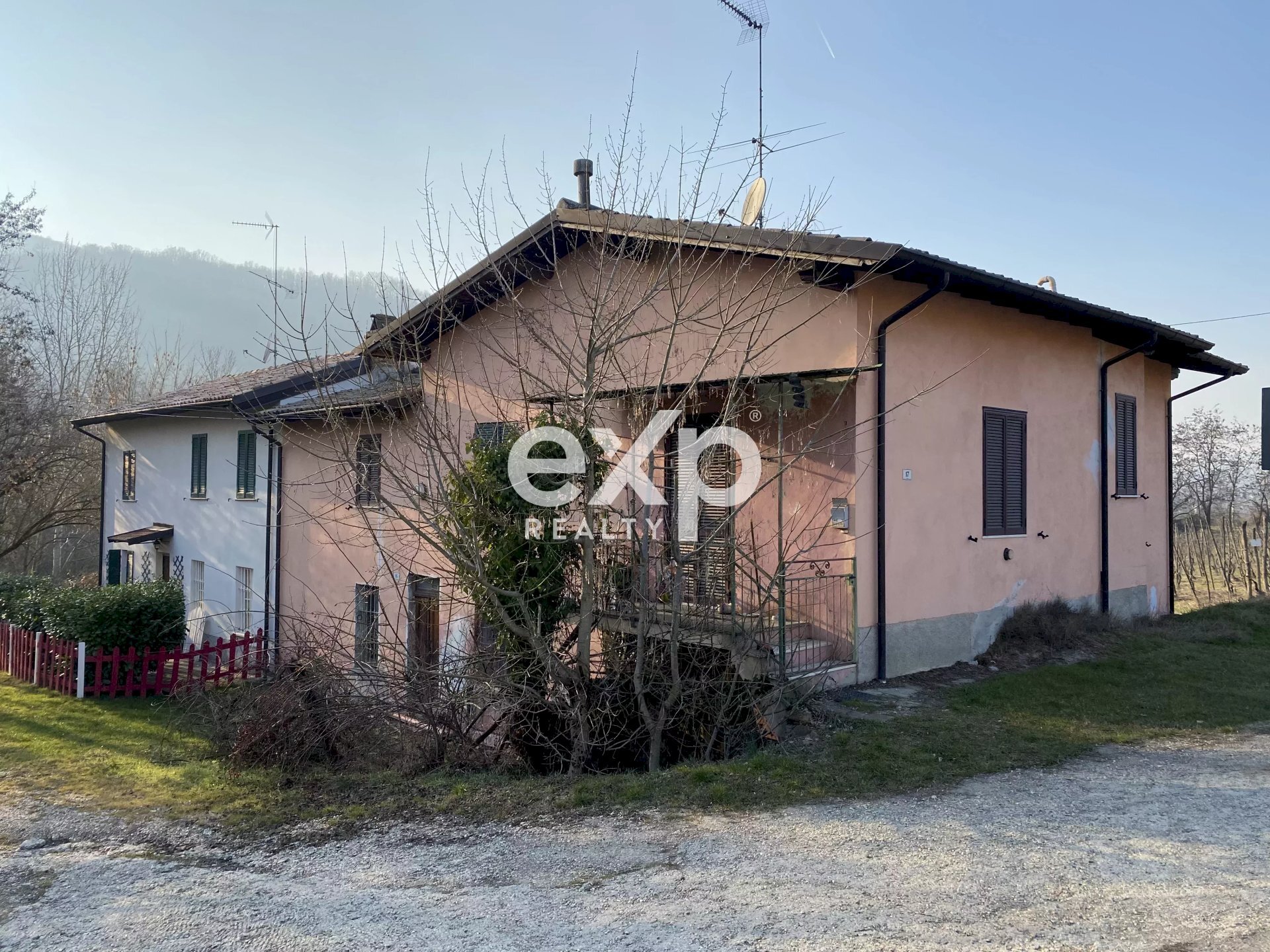 Independent house Borgoratto Mormorolo - photo 1