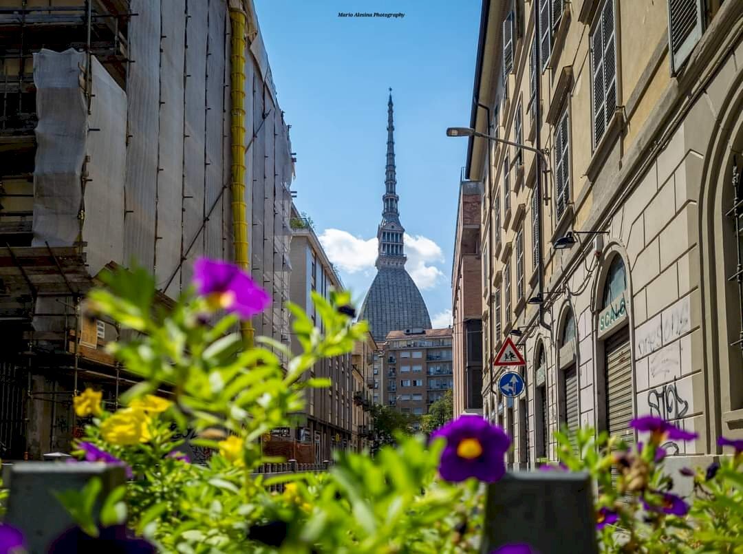 Locale Commerciale 7, Via Luigi Tarino, Torino (zona Vanchiglia) - foto 1