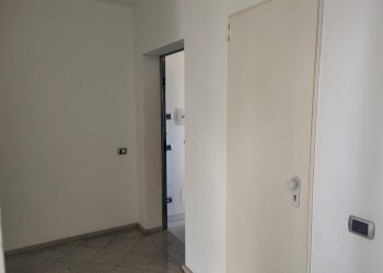 Monolocale 8, Vico del Molo, Savona - foto 7