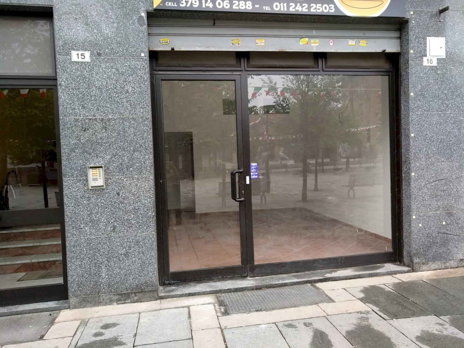 Locale Commerciale Piazza Vittorio Emanuele, Leini, Torino - foto 1