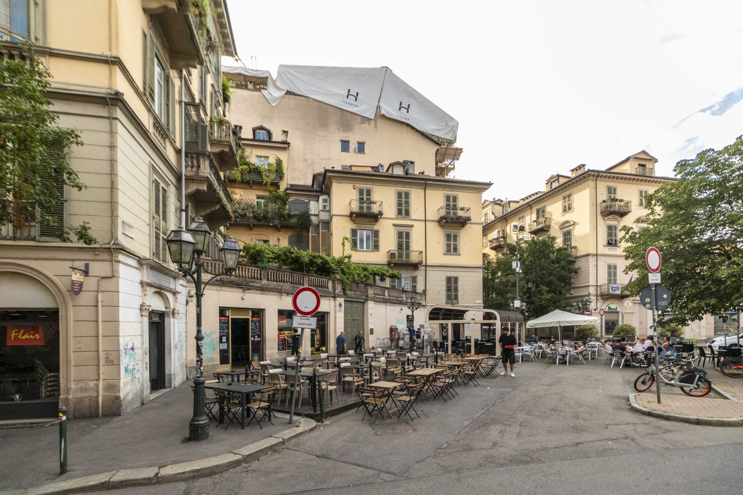 One-room apartment 36, Largo Saluzzo, Torino (neighborhood San Salvario) - photo 1