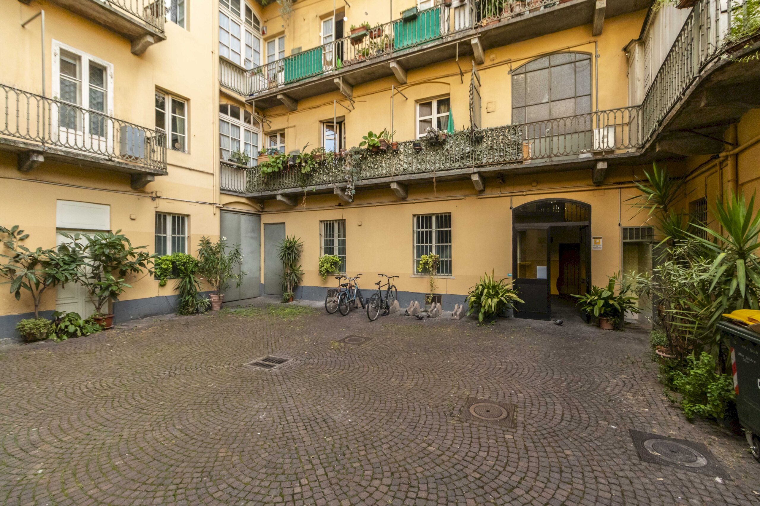 One-room apartment 36, Largo Saluzzo, Torino (neighborhood San Salvario) - photo 3