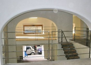 Interno palazzo - Negozio via Pietro Cavallini, Roma - foto 2