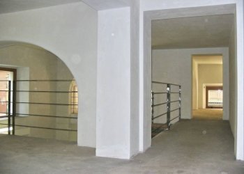 Interno palazzo - Negozio via Pietro Cavallini, Roma - foto 19