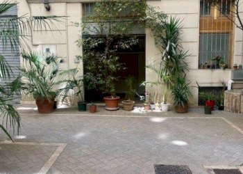 Interno palazzo - Negozio via Pietro Cavallini, Roma - foto 6