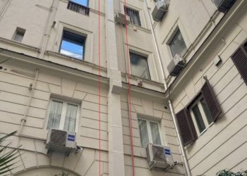 Facciata - Negozio via Pietro Cavallini, Roma - foto 7