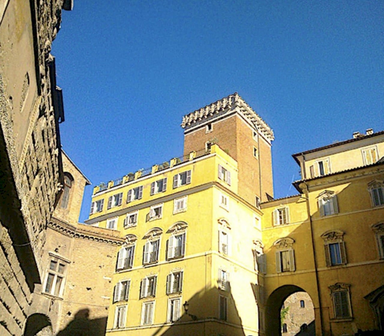 Palazzo - Two-room apartment Piazza del Grillo, Roma - photo 1
