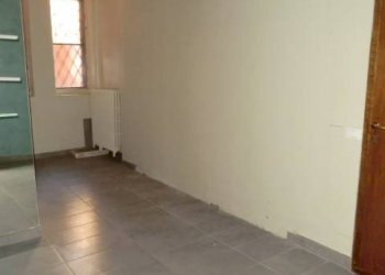 Stanza non arredata - Four-room apartment via 20 Settembre, 21, Lodi - photo 17