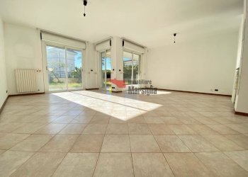 9fbb0619-aadd-4dc4-adf8-25009a4f467d.jpg - Quadrilocale Strada Solaro 88, Sanremo - foto 6