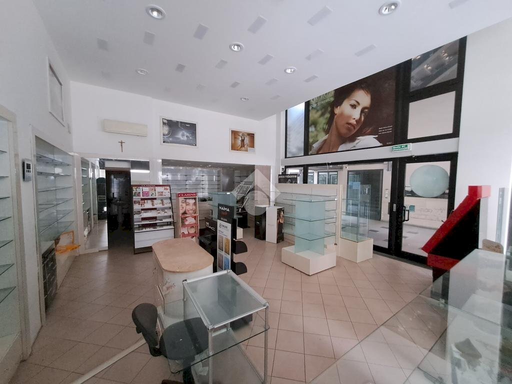 Shop Corso Sforza, Cotignola - photo 1