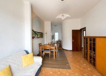 Salone - Three-room apartment via Carnia, 71, Varese - photo 5