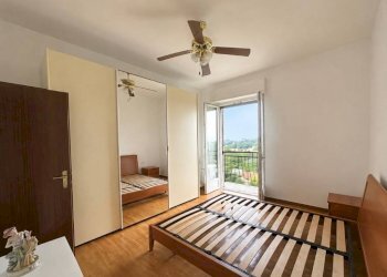 Camera da letto - Three-room apartment via Carnia, 71, Varese - photo 9