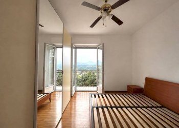 Camera da letto - Three-room apartment via Carnia, 71, Varese - photo 11