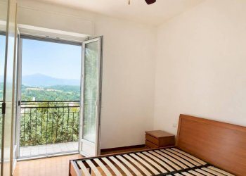 Camera da letto - Three-room apartment via Carnia, 71, Varese - photo 12