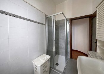 Bagno - Three-room apartment via Carnia, 71, Varese - photo 20