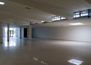 VIA-AURELIA_20140619000735604591.jpg - Locale Commerciale Via Comunale Selmi, Lucca - foto 7