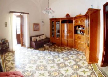 Stanza arredata - Casa indipendente via Enrico Toti, 27, Gagliano del Capo - foto 19