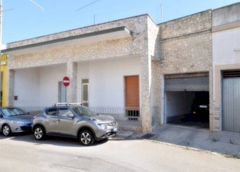 Facciata - Casa indipendente via Vittorio Veneto, Castrignano del Capo - foto 31