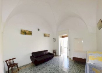 Salone - Casa indipendente via Vittorio Veneto, Castrignano del Capo - foto 1
