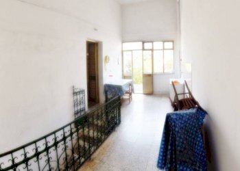 Cortile interno - Casa indipendente via Vittorio Veneto, Castrignano del Capo - foto 20