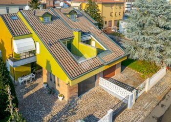 Villa a Schiera Via Antonelli, Carpi - foto 1