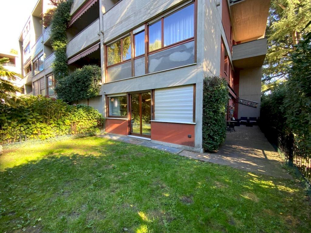 Giardino - Appartamento viale Padre Gian Battista Aguggiari, Varese - foto 3