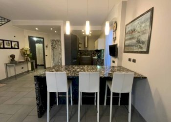 Soggiorno - Appartamento viale Padre Gian Battista Aguggiari, Varese - foto 20