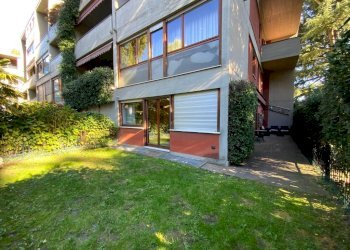 Giardino - Appartamento viale Padre Gian Battista Aguggiari, Varese - foto 3