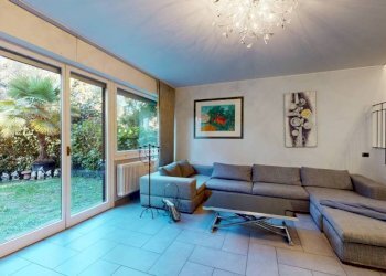 Soggiorno - Appartamento viale Padre Gian Battista Aguggiari, Varese - foto 6